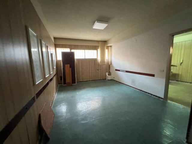 Locale Commerciale in vendita a Sottogas, Agrigento