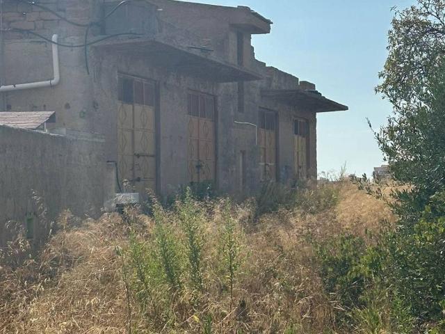 Locale Commerciale in vendita a Agrigento, Sicilia