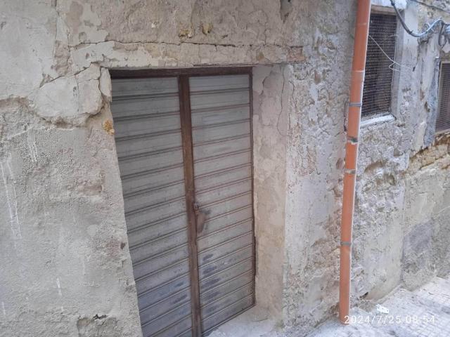 Locale Commerciale in vendita a Sottogas, Agrigento