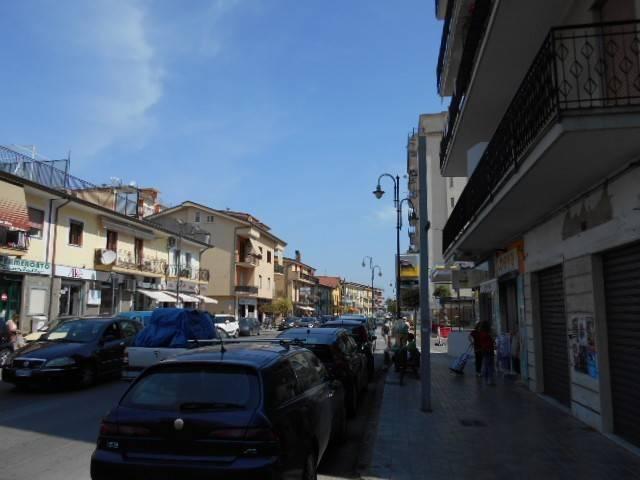 Locale Commerciale in vendita a Agropoli, Campania