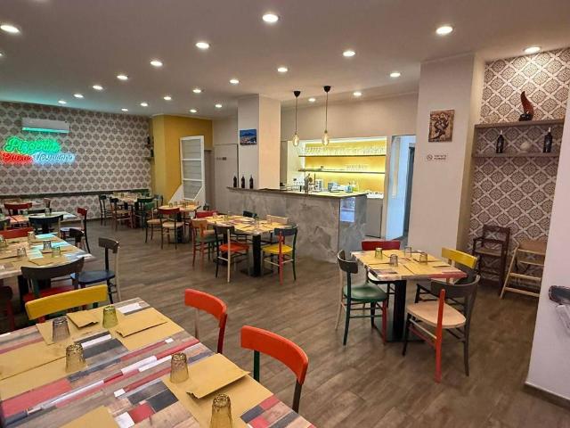 Locale Commerciale in vendita a Borgo Medievale, Agropoli