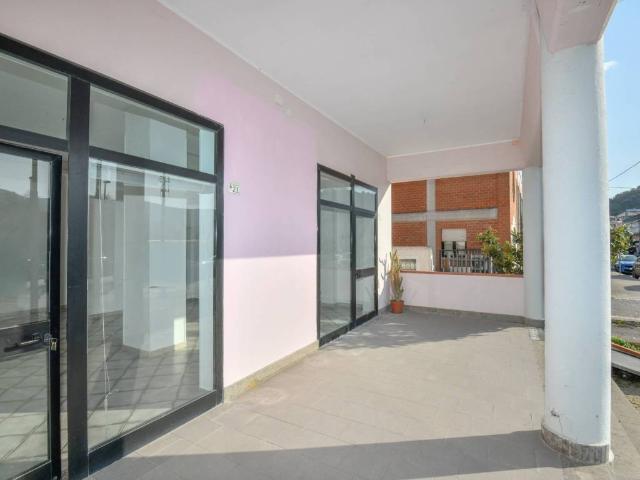Locale Commerciale in vendita a Agropoli, Campania