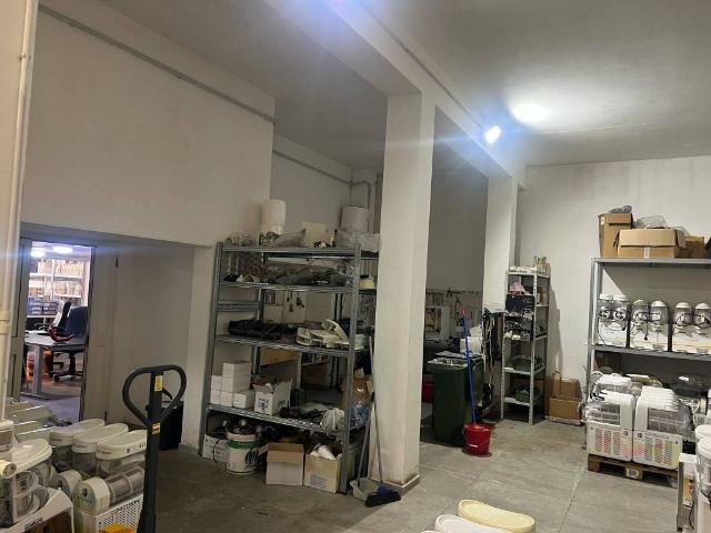 Locale Commerciale in vendita a Agropoli, Campania