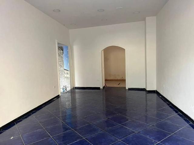Locale Commerciale in vendita a Agropoli, Campania