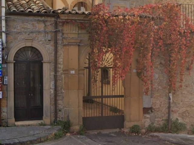 Locale Commerciale in vendita a Aidone, Sicilia