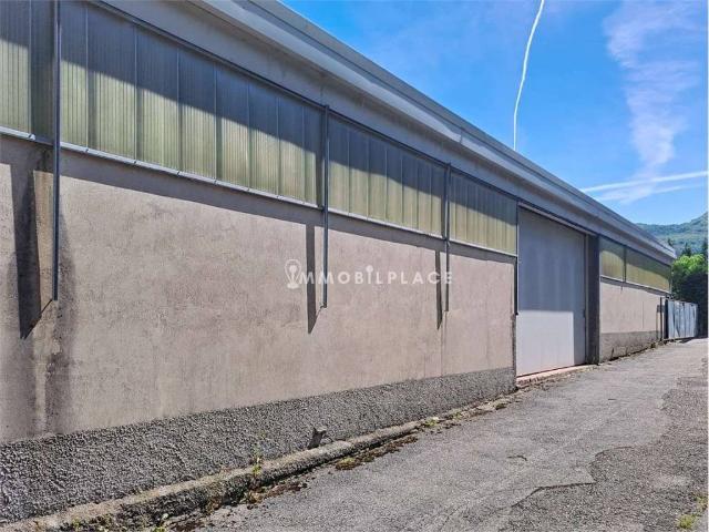 Locale Commerciale in vendita a Comunità della Vallagarina, Ala