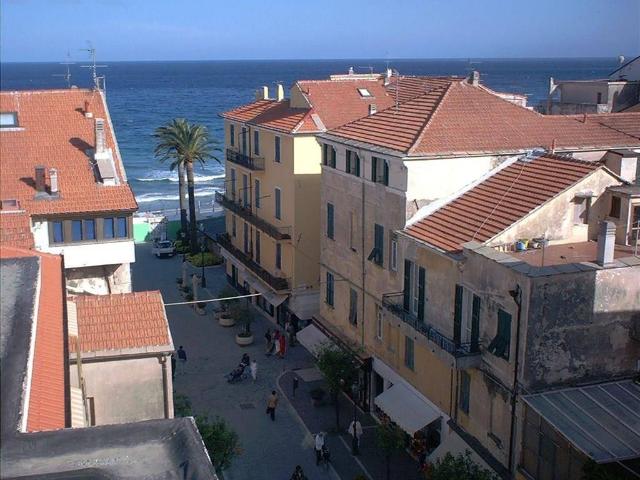 Locale Commerciale in vendita a Alassio, Liguria