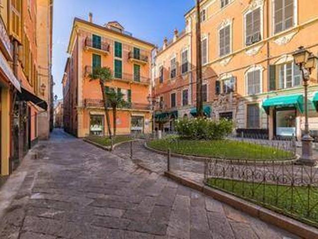 Locale Commerciale in vendita a Alassio, Liguria