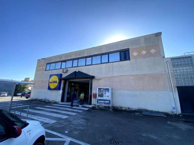 Locale Commerciale in vendita a Alatri, Lazio