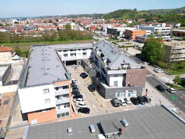 Locale Commerciale in vendita a Piemonte, Cuneo