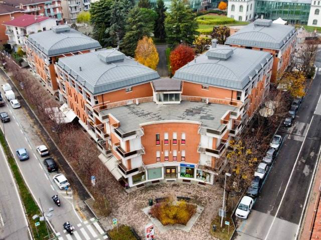 Locale Commerciale in vendita a Piemonte, Cuneo