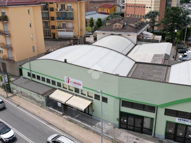 Locale Commerciale in vendita a Piemonte, Cuneo