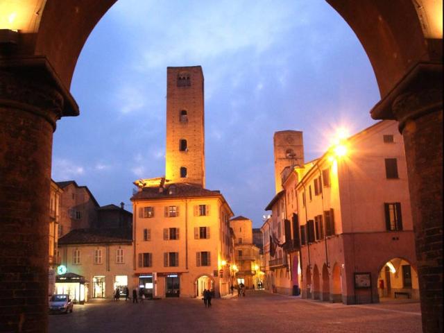 Locale Commerciale in vendita a Piemonte, Cuneo