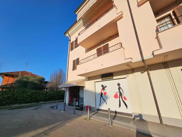 Locale Commerciale in vendita a Piemonte, Cuneo