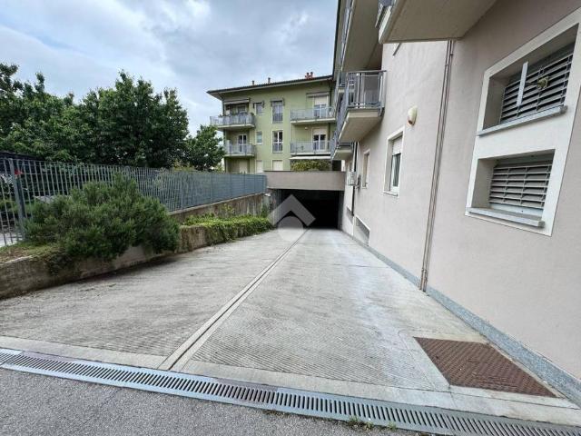 Locale Commerciale in vendita a Mussotto, Piemonte