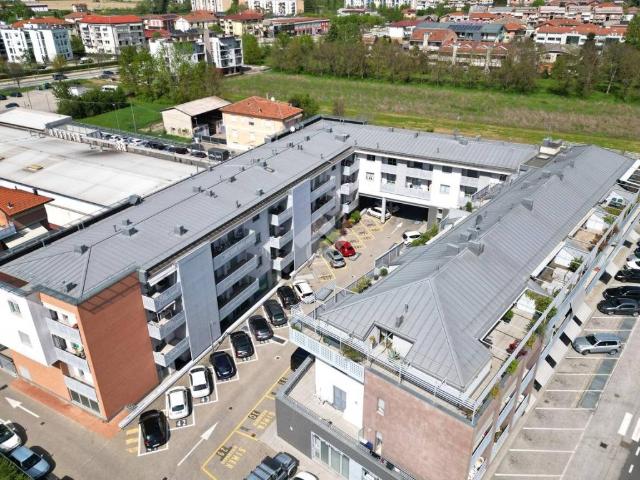 Locale Commerciale in vendita a Piemonte, Cuneo