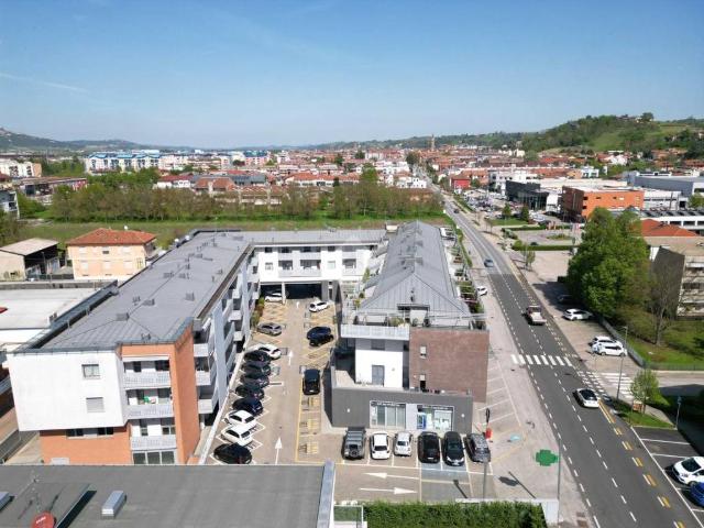Locale Commerciale in vendita a Piemonte, Cuneo
