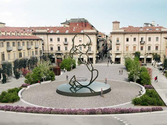 Locale Commerciale in vendita a Piemonte, Cuneo