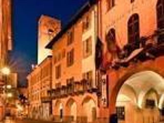 Locale Commerciale in vendita a Piemonte, Cuneo