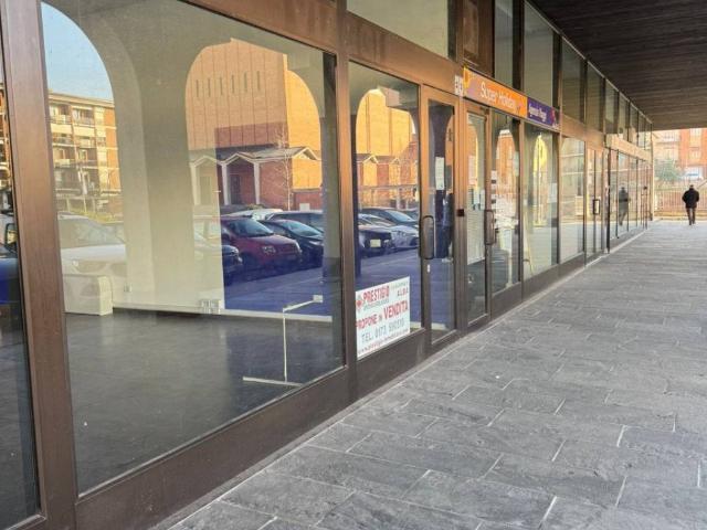 Locale Commerciale in vendita a Piemonte, Cuneo