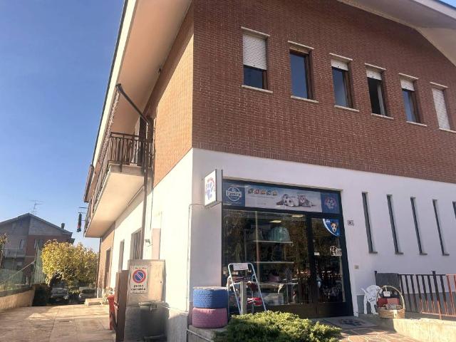 Locale Commerciale in vendita a Piemonte, Cuneo