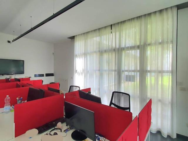 Locale Commerciale in vendita a Piemonte, Cuneo