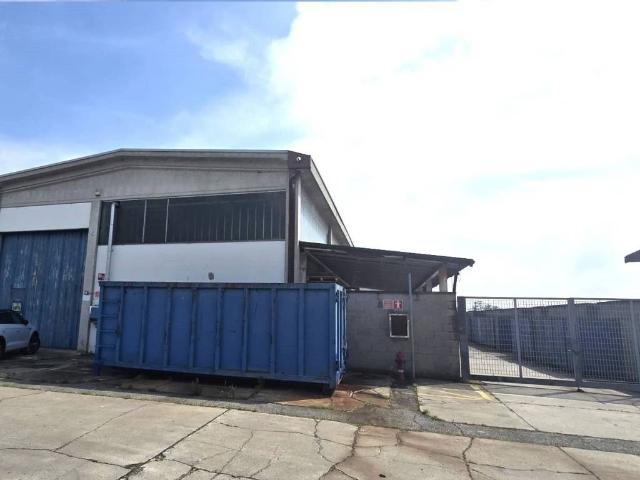 Locale Commerciale in vendita a Albairate, Lombardia