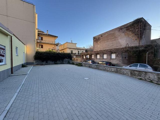 Locale Commerciale in vendita a Roma Capitale, Lazio