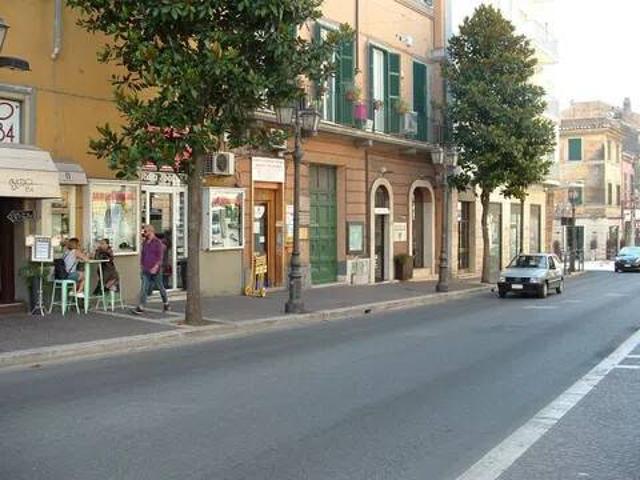 Locale Commerciale in vendita a Roma Capitale, Lazio