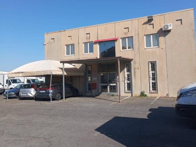 Locale Commerciale in vendita a Roma Capitale, Lazio