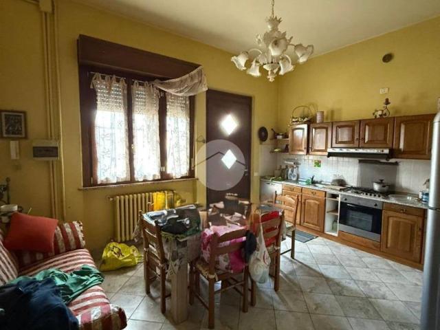 Locale Commerciale in vendita a Albano Sant'alessandro, Lombardia