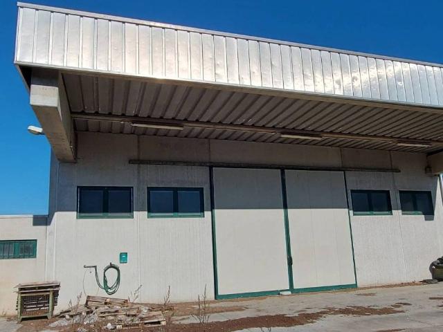 Locale Commerciale in vendita a Albettone, Veneto