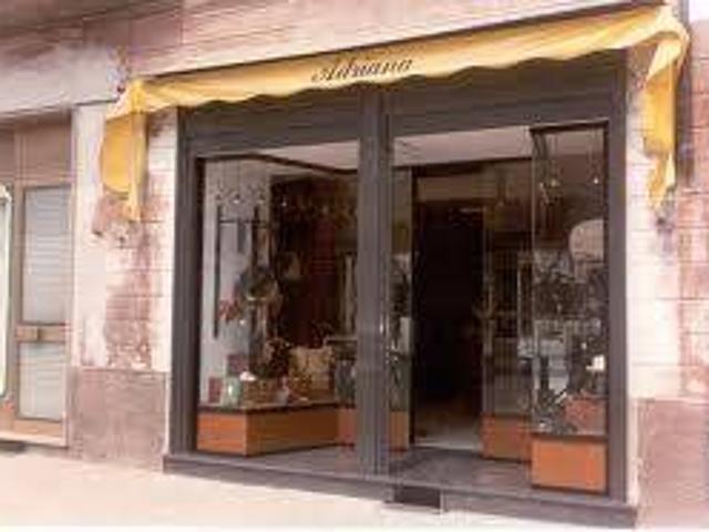 Locale Commerciale in vendita a Sant'Agostino, Albignasego