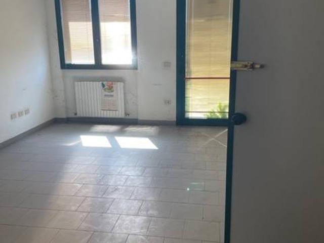Locale Commerciale in vendita a Mandriola, Albignasego
