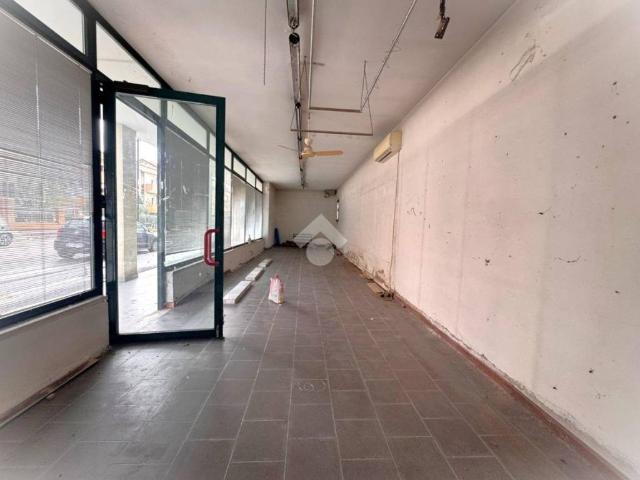 Locale Commerciale in vendita a Sant'Agostino, Albignasego