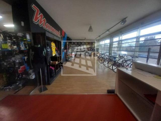 Locale Commerciale in vendita a Colline Matildiche, Re