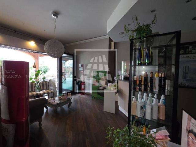 Locale Commerciale in vendita a Colline Matildiche, Re