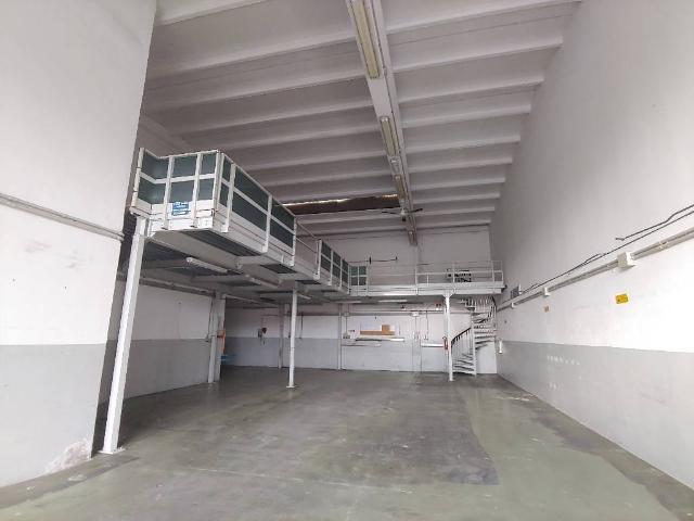 Locale Commerciale in vendita a Colline Matildiche, Re