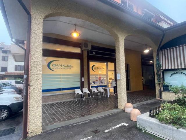 Locale Commerciale in vendita a Colline Matildiche, Re