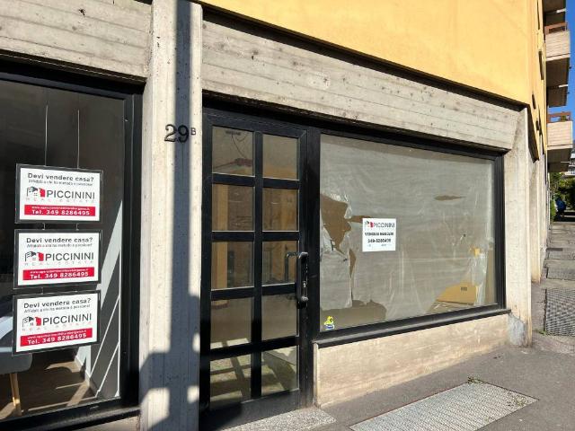 Locale Commerciale in vendita a Albino, Lombardia