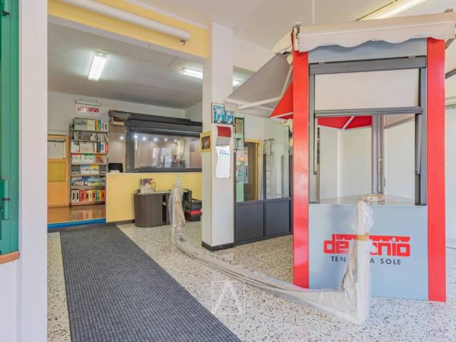 Locale Commerciale in vendita a Luceto, Albisola Superiore