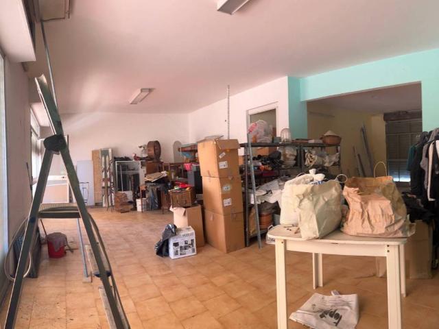 Locale Commerciale in vendita a Luceto, Albisola Superiore