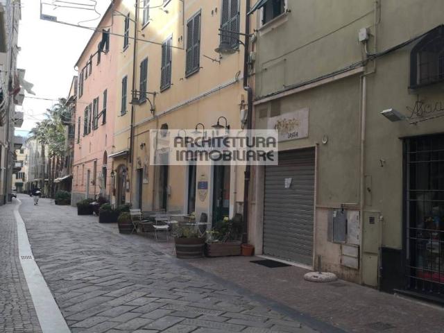 Locale Commerciale in vendita a Albissola Marina, Liguria