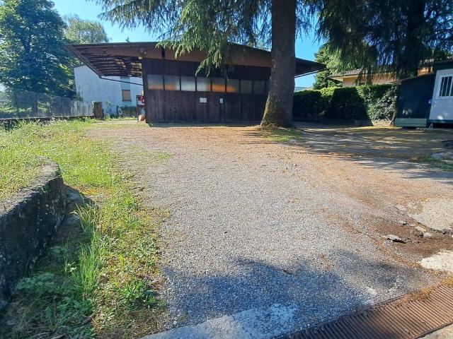 Locale Commerciale in vendita a Valdarno, Albizzate