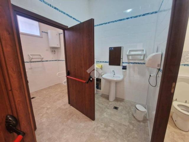 Locale Commerciale in vendita a Alcamo, Sicilia