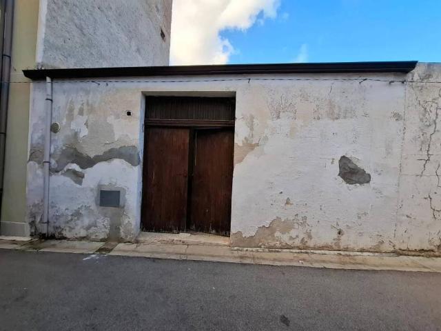 Locale Commerciale in vendita a Alcamo, Sicilia