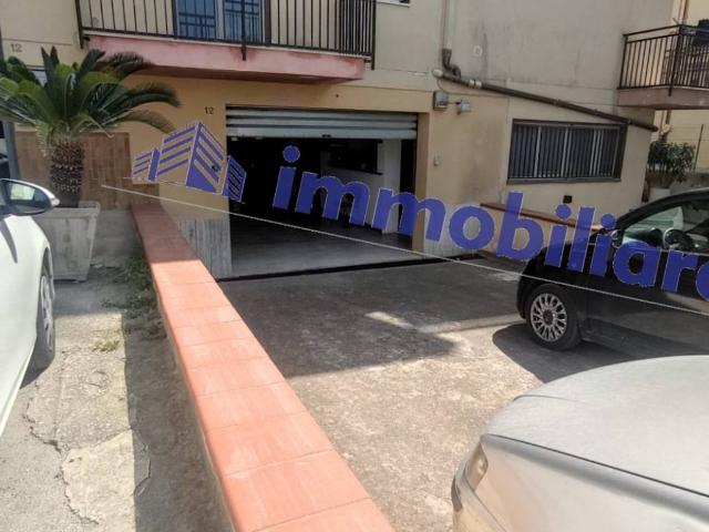 Locale Commerciale in vendita a Alcamo, Sicilia