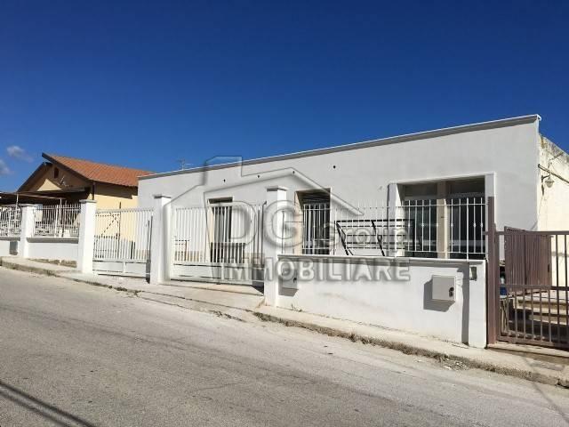Locale Commerciale in vendita a Alcamo, Sicilia