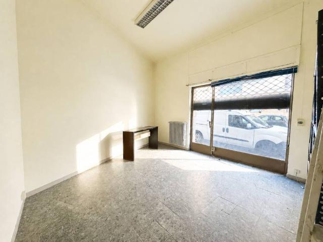 Locale Commerciale in vendita a Piemonte, Alessandria