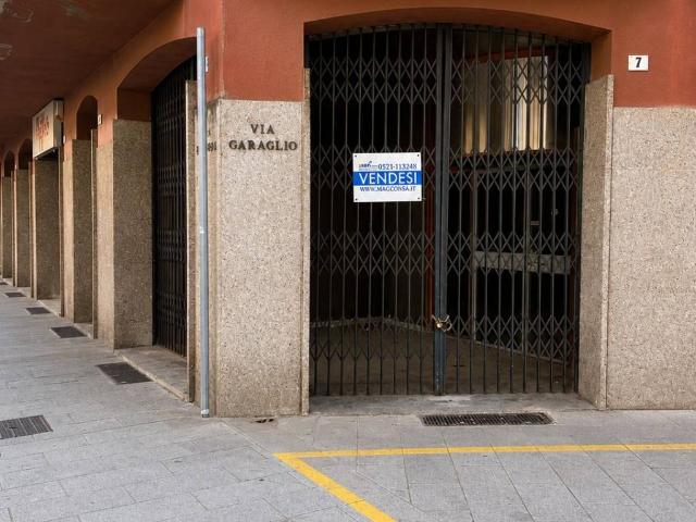 Locale Commerciale in vendita a Piemonte, Alessandria